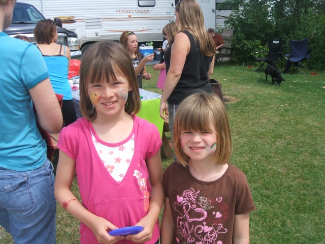 Kerry and Hayley volunteered their time to do some face painting.